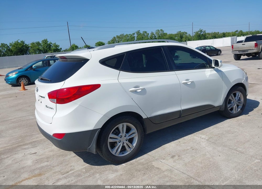 2013 HYUNDAI TUCSON VIN: KM8JU3AC2DU690170