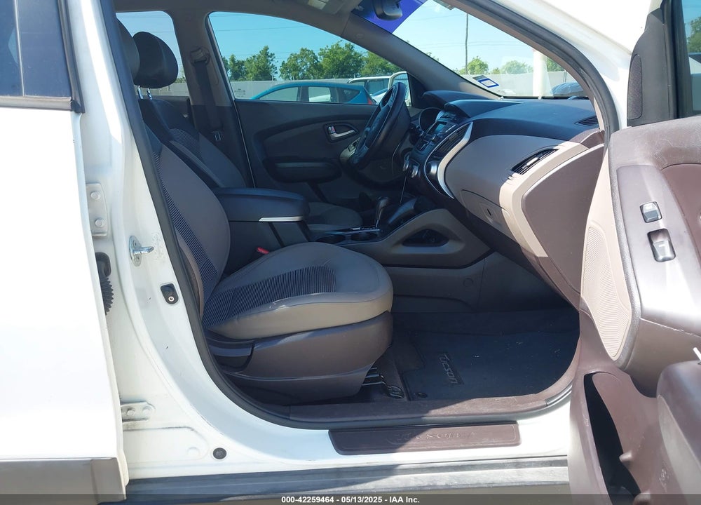 2013 HYUNDAI TUCSON VIN: KM8JU3AC2DU690170
