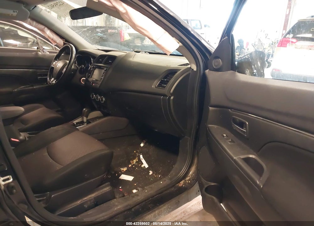 2018 MITSUBISHI OUTLANDER SPORT VIN: JA4AR3AU0JZ028482