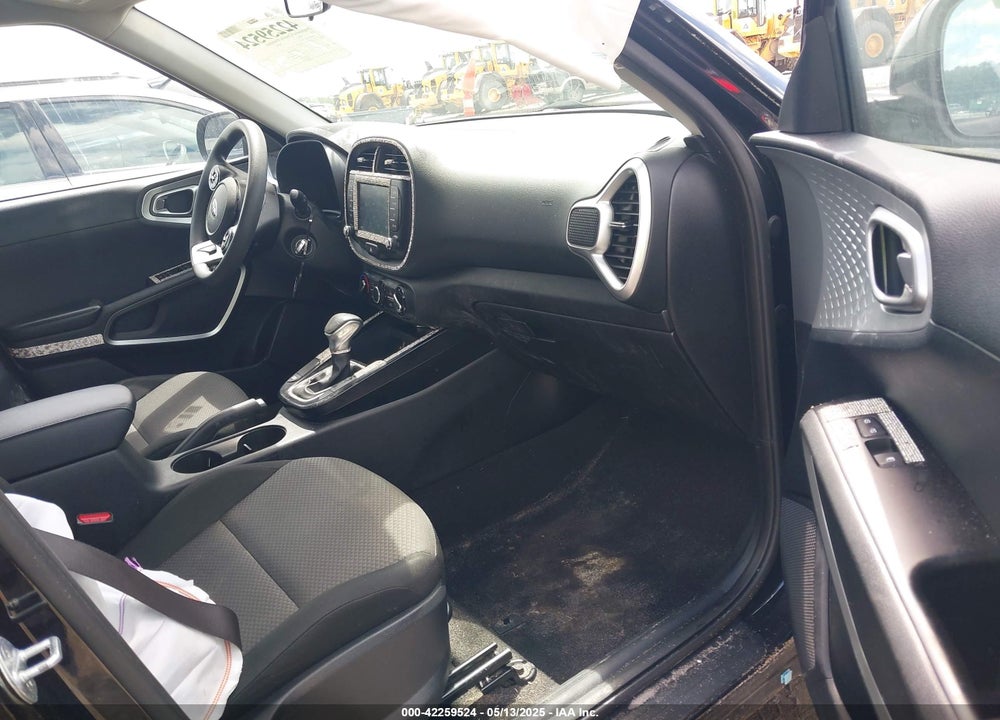2020 KIA SOUL LX VIN: KNDJ23AU5L7718043