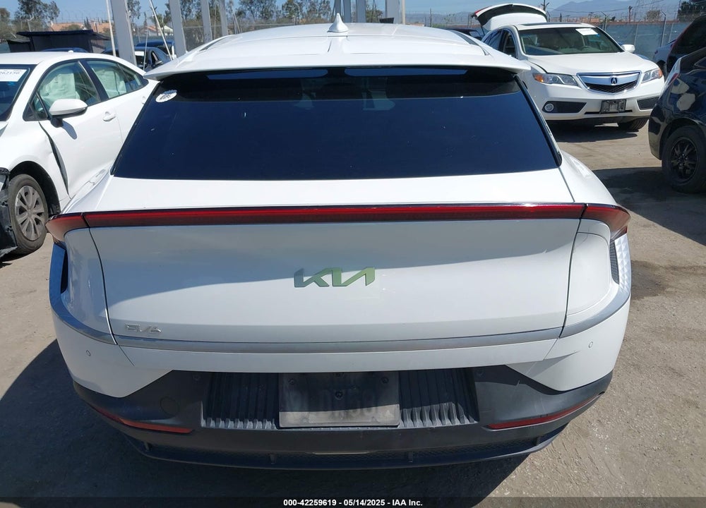 2024 KIA EV6 VIN: KNDC34LB8R5616814
