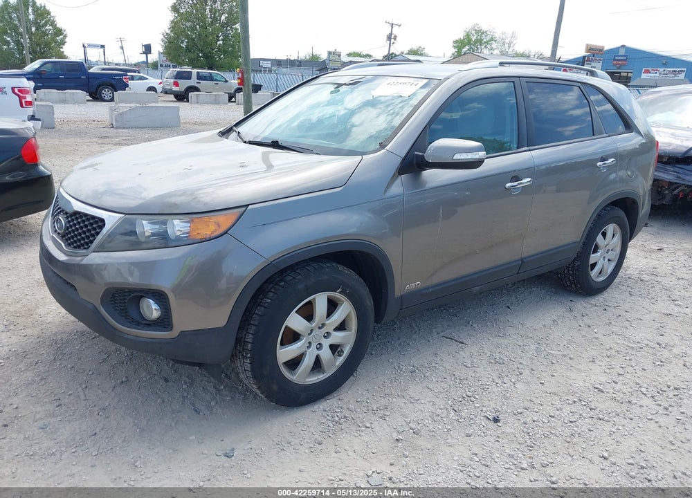 2011 KIA SORENTO VIN: 5XYKTDA15BG178563