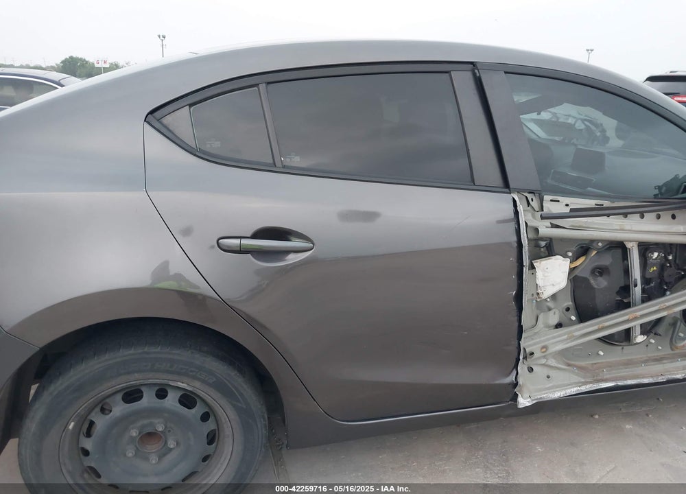 2018 MAZDA 3 SPORT VIN: 3MZBN1U70JM221262