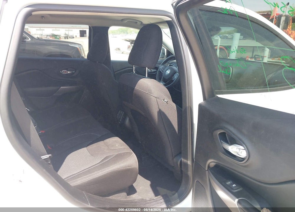 2021 JEEP CHEROKEE LATITUDE 4X4 VIN: 1C4PJMCB1MD171158