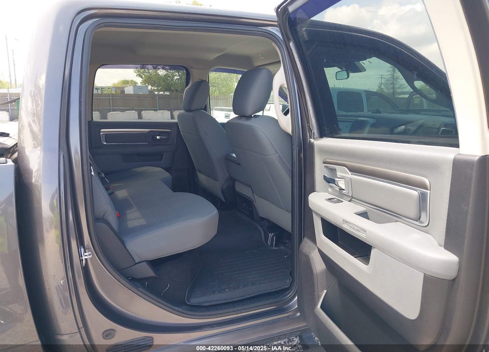 2017 RAM 1500 VIN: 1C6RR7LT3HS787982
