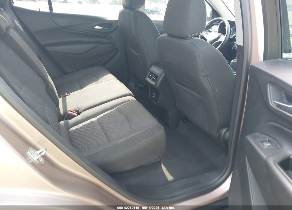 2019 CHEVROLET EQUINOX LT VIN: 2GNAXUEV1K6237013