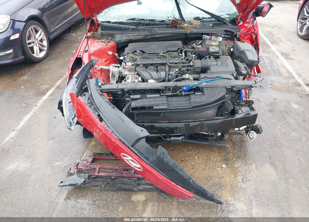 2021 HYUNDAI ELANTRA VIN: 5NPLP4AG1MH013053