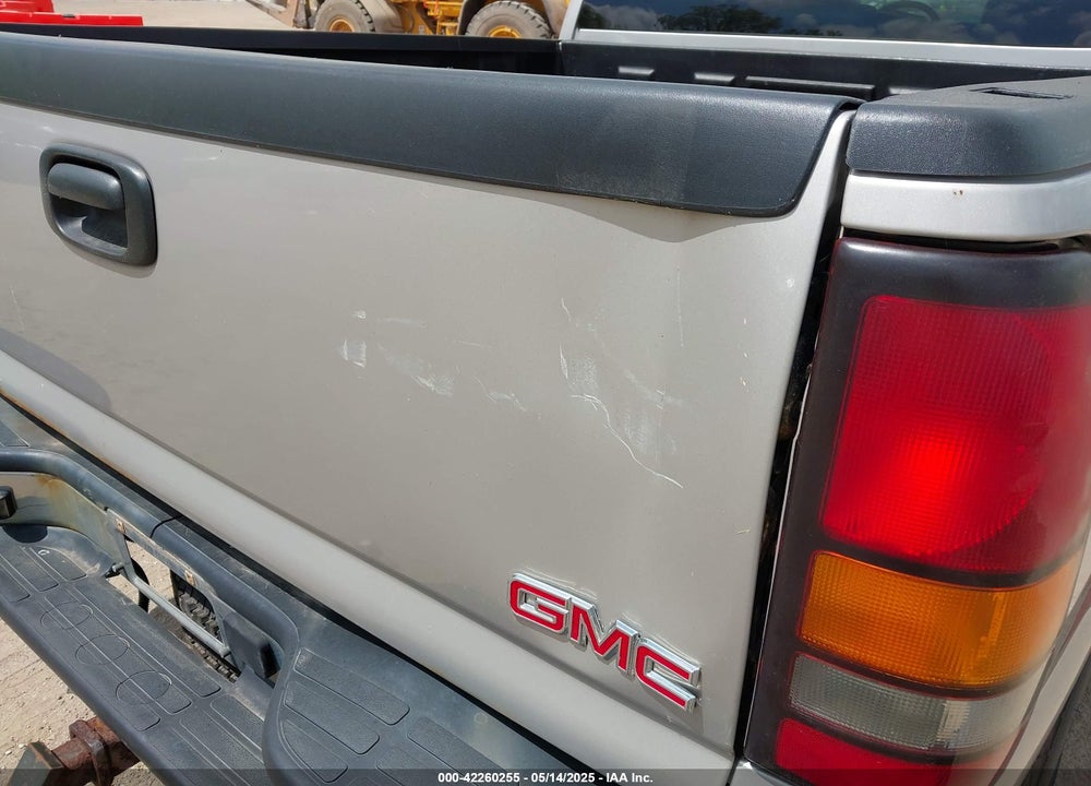 2005 GMC SIERRA 1500 SLT VIN: 2GTEK13T051127290