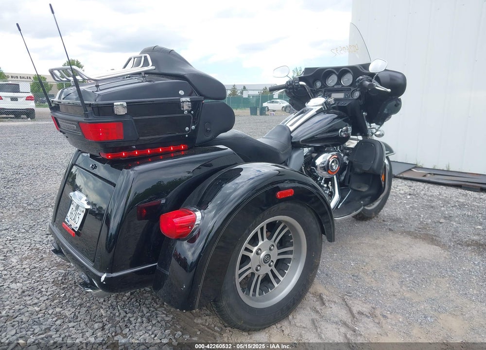 2009 HARLEY-DAVIDSON FLHTCUTG VIN: 1HD1MAM1X9Y851902