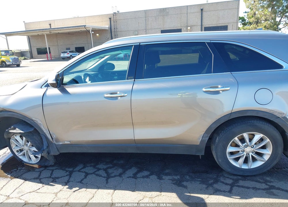 2017 KIA SORENTO 3.3L LX VIN: 5XYPGDA54HG326997