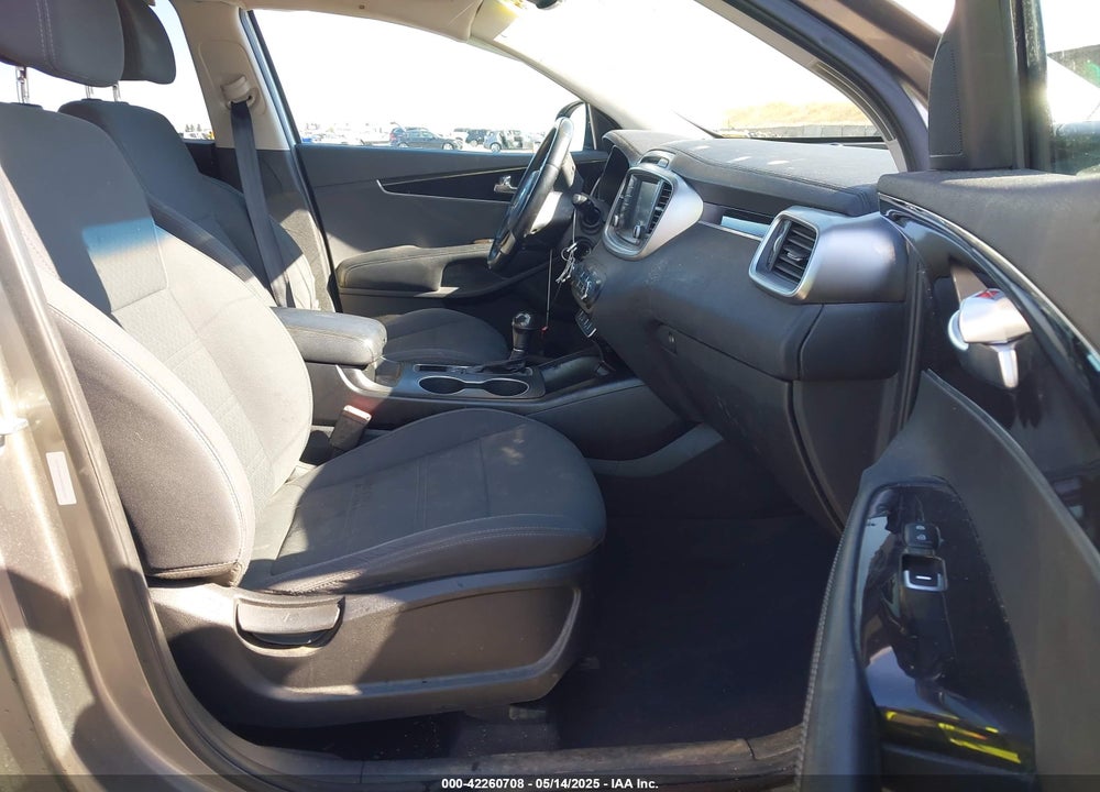 2017 KIA SORENTO 3.3L LX VIN: 5XYPGDA54HG326997