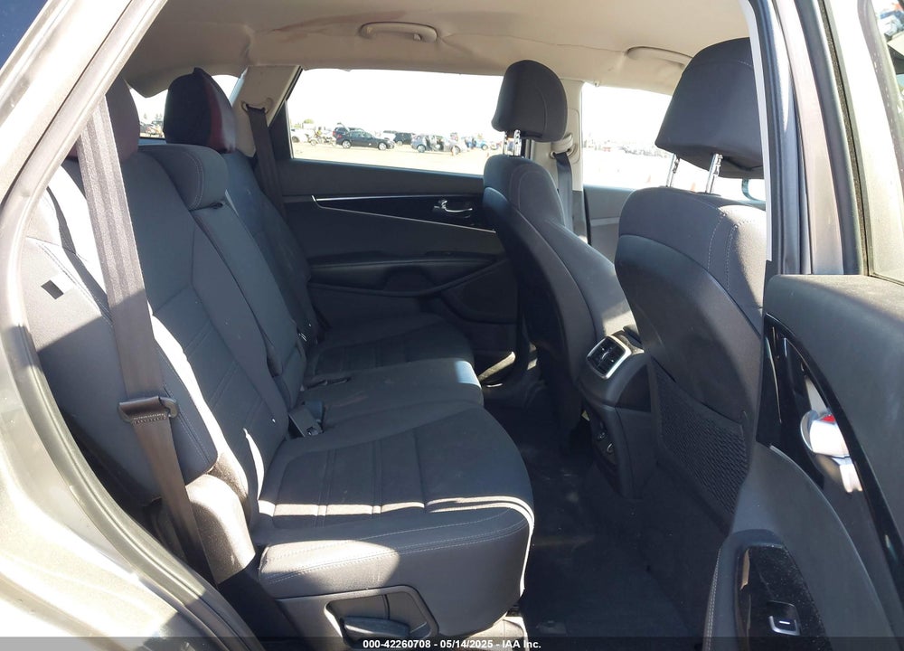 2017 KIA SORENTO 3.3L LX VIN: 5XYPGDA54HG326997