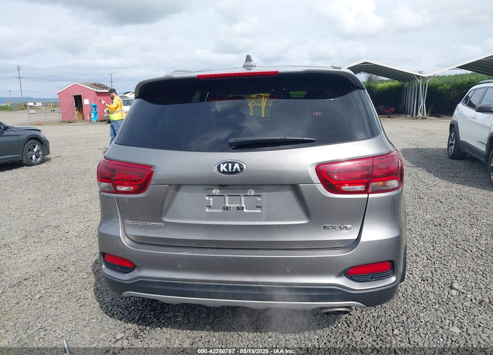 2019 KIA SORENTO 3.3L EX VIN: 5XYPHDA56KG547201