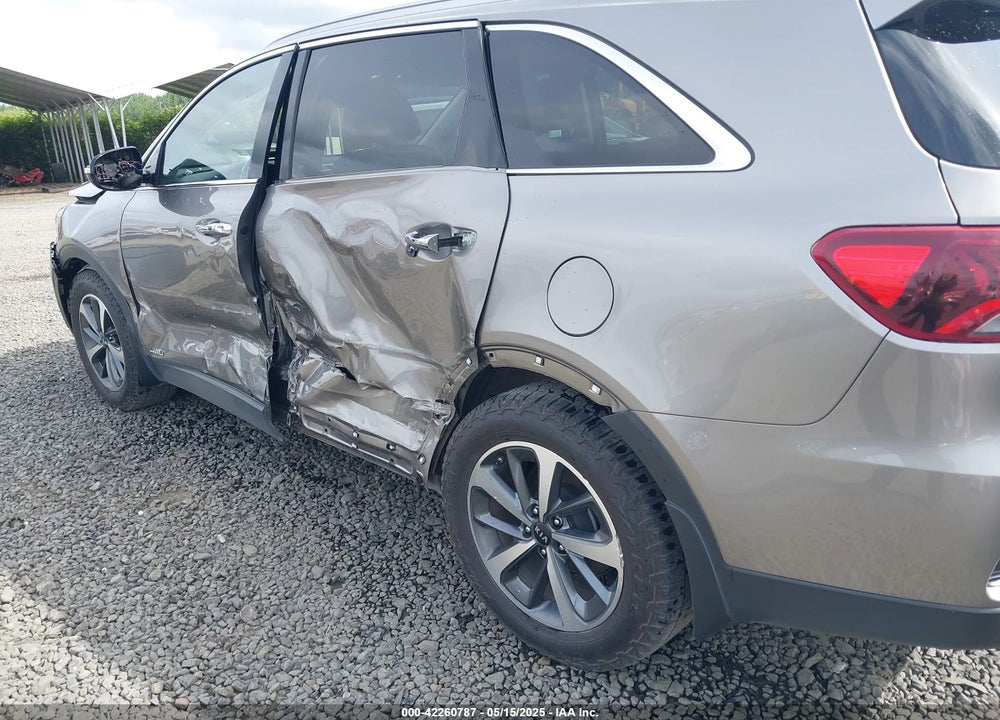 2019 KIA SORENTO 3.3L EX VIN: 5XYPHDA56KG547201