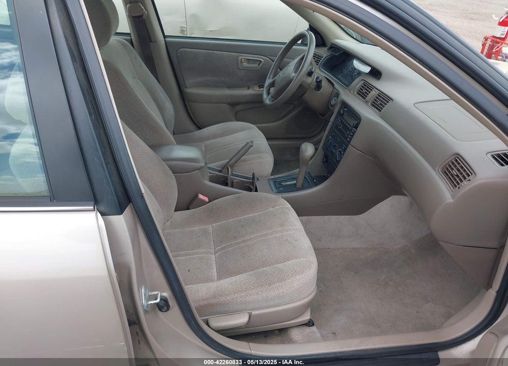 2000 TOYOTA CAMRY LE VIN: 4T1BG22K3YU628147