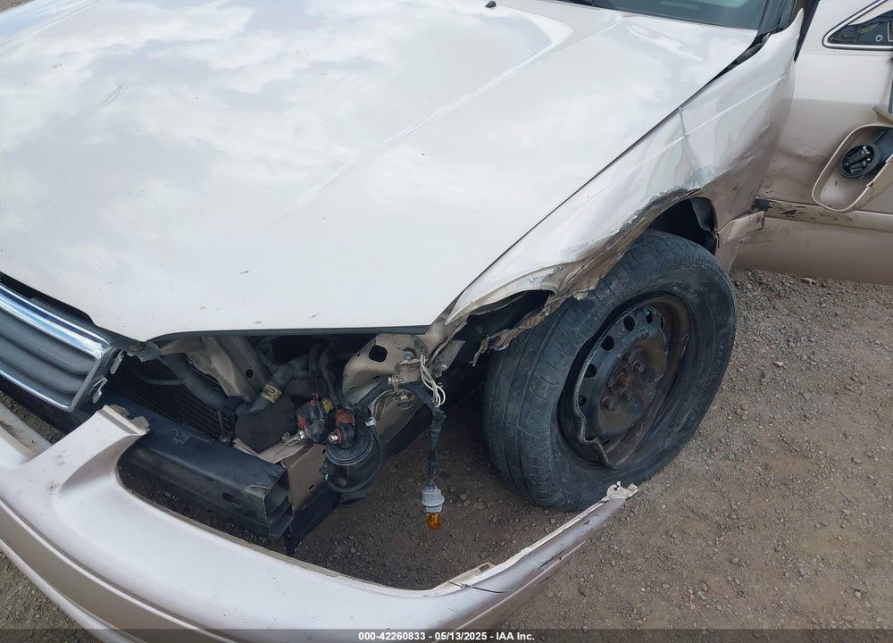2000 TOYOTA CAMRY LE VIN: 4T1BG22K3YU628147