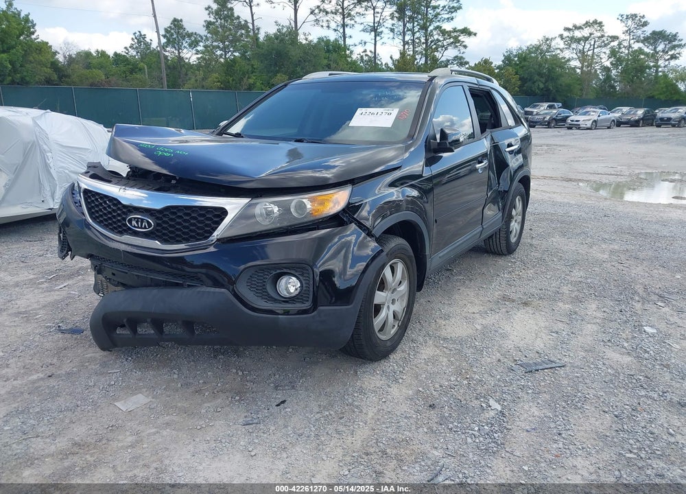 2011 KIA SORENTO LX VIN: 5XYKT3A12BG174173