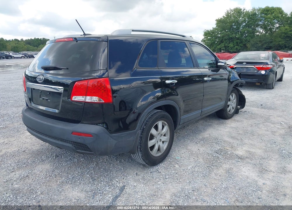 2011 KIA SORENTO LX VIN: 5XYKT3A12BG174173