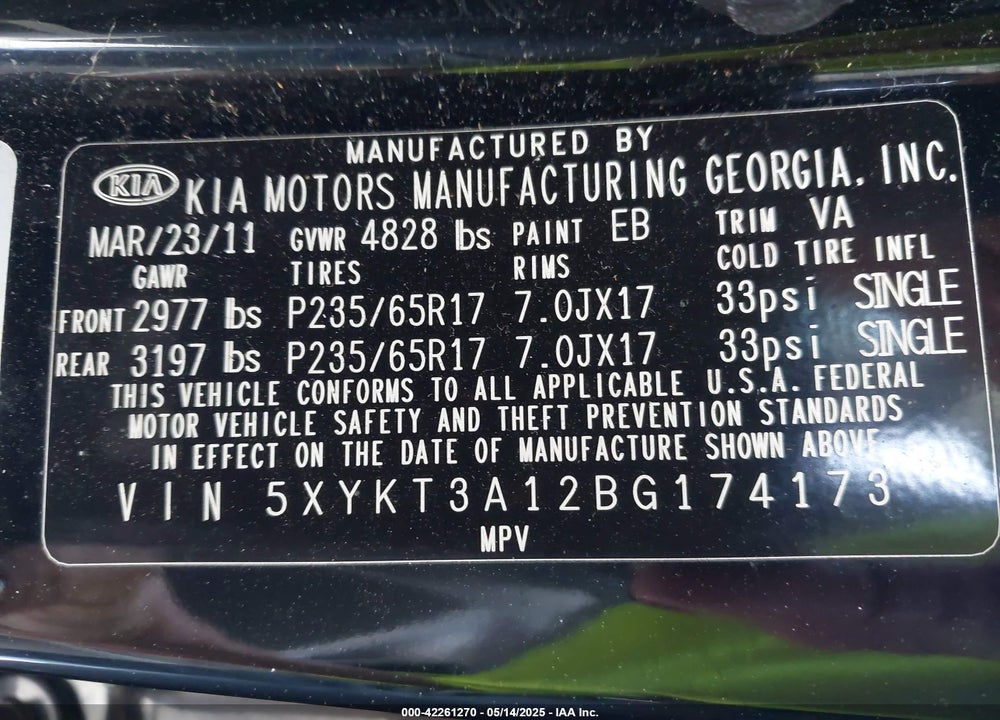 2011 KIA SORENTO LX VIN: 5XYKT3A12BG174173