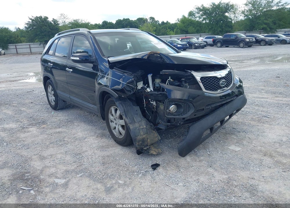 2011 KIA SORENTO LX VIN: 5XYKT3A12BG174173