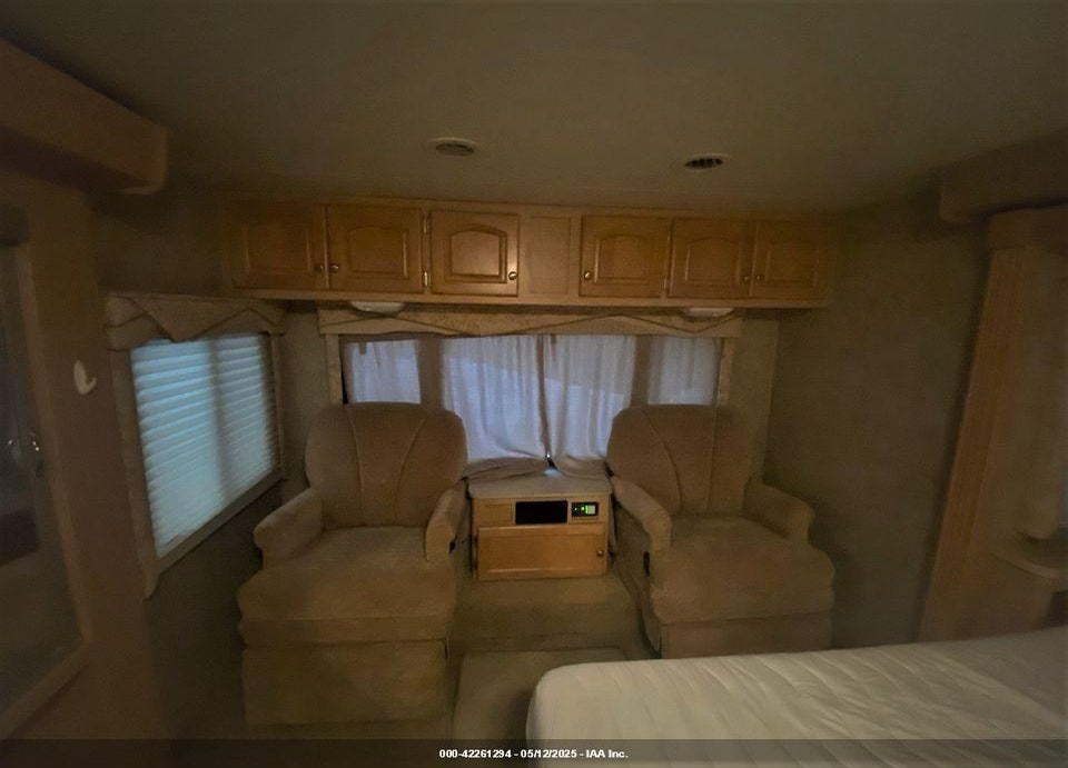 2005 FREIGHTLINER XC ULTRASPORT VIN: 4UZAAHDC85CU90435