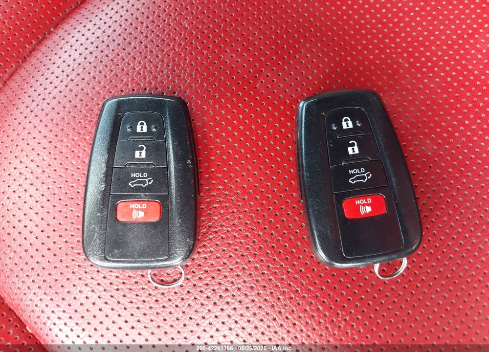 2021 TOYOTA HIGHLANDER VIN: 5TDLZRBH0MS060597