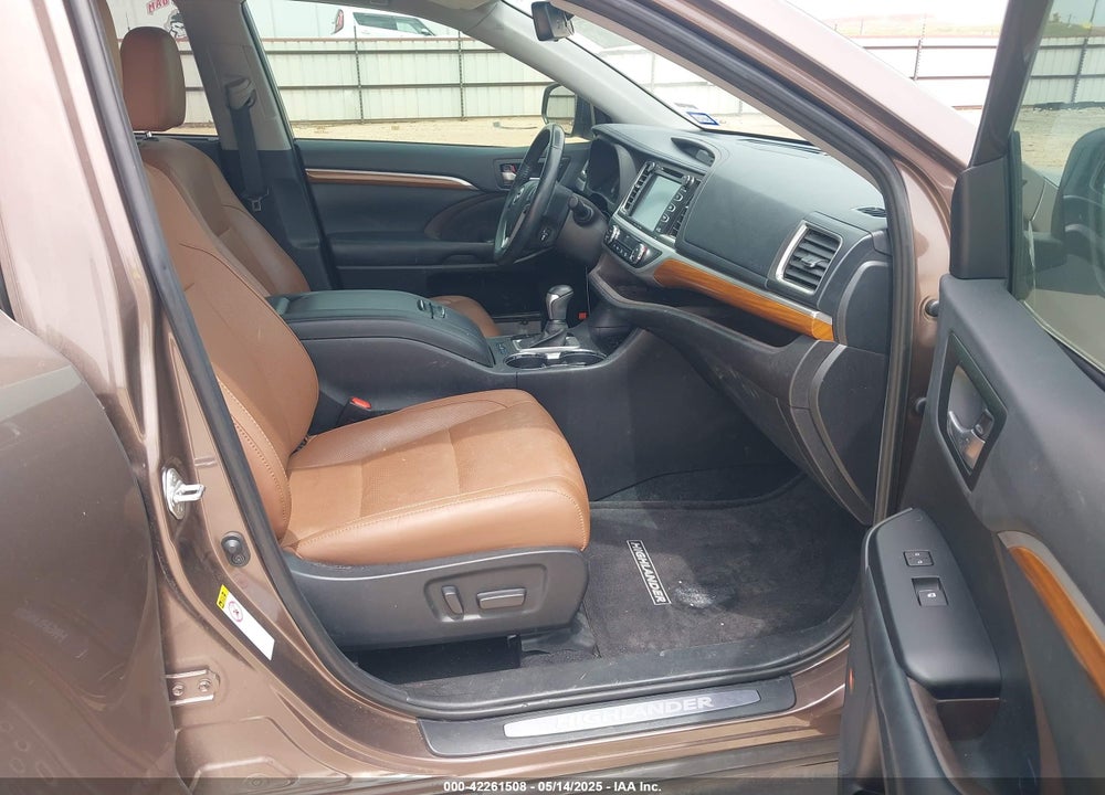 2019 TOYOTA HIGHLANDER VIN: 5TDYZRFH4KS296196