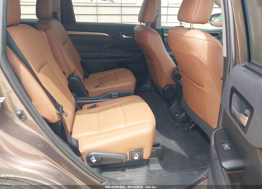 2019 TOYOTA HIGHLANDER VIN: 5TDYZRFH4KS296196