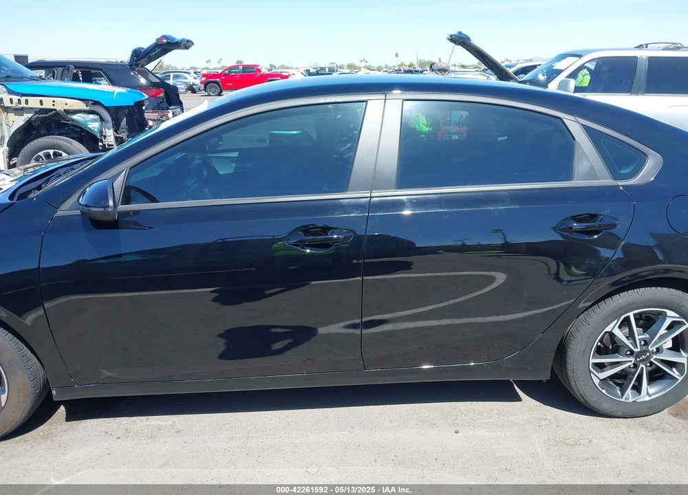 2023 KIA FORTE VIN: 3KPF24AD6PE646187