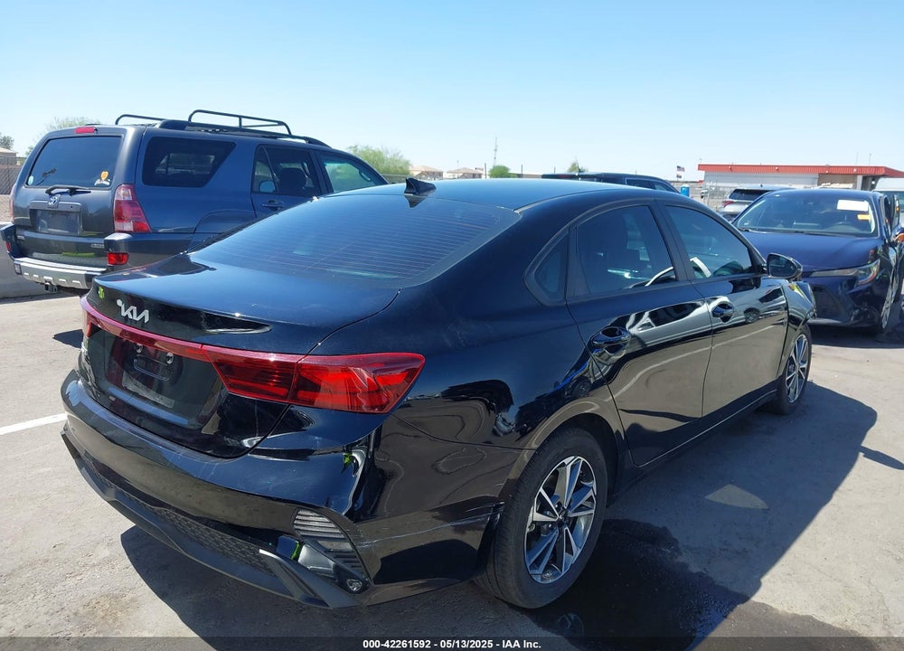 2023 KIA FORTE VIN: 3KPF24AD6PE646187