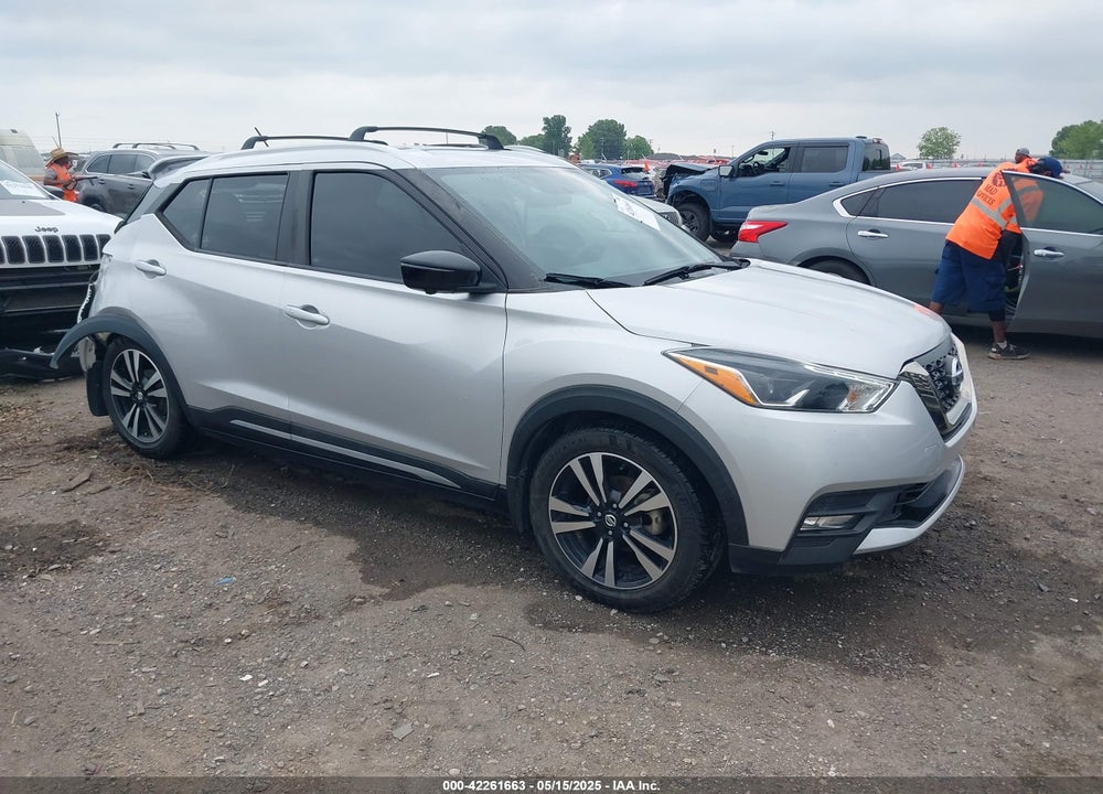 2019 NISSAN KICKS SR VIN: 3N1CP5CU6KL528820