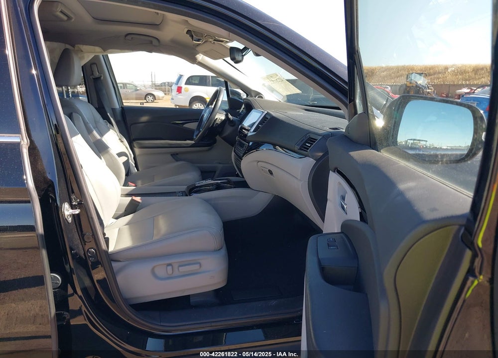 2017 HONDA PILOT ELITE VIN: 5FNYF6H08HB001161
