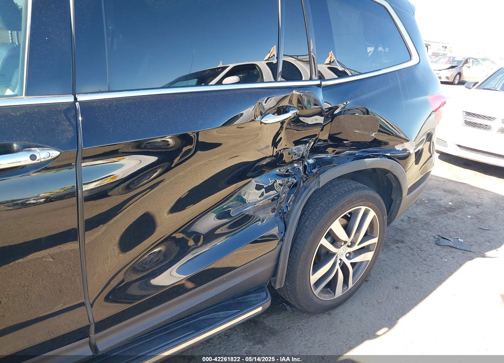 2017 HONDA PILOT ELITE VIN: 5FNYF6H08HB001161