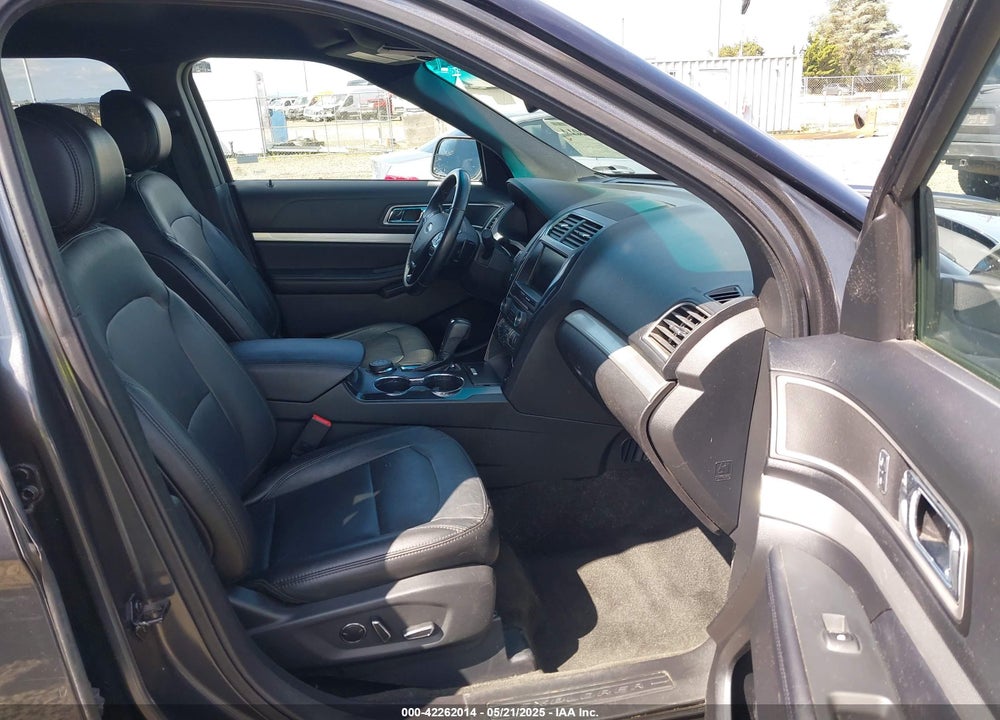 2016 FORD EXPLORER VIN: 1FM5K8D81GGC59821