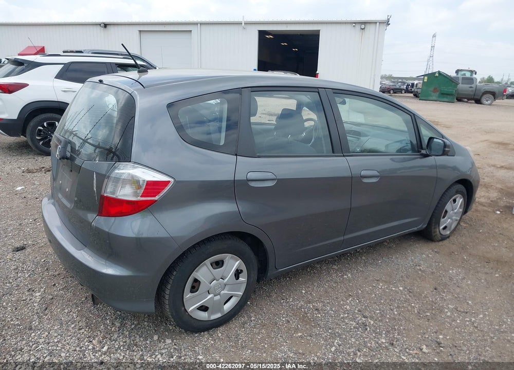 2013 HONDA FIT VIN: JHMGE8H3XDC026329