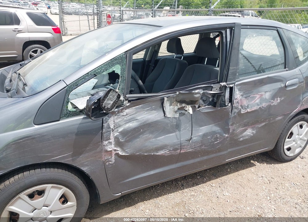 2013 HONDA FIT VIN: JHMGE8H3XDC026329