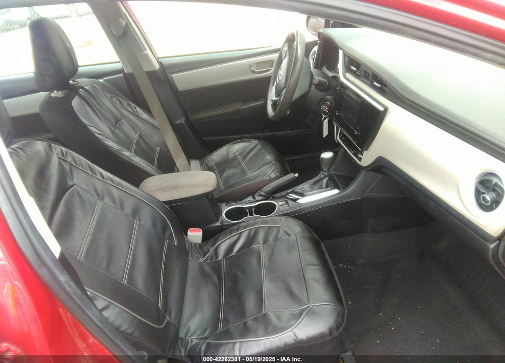 2019 TOYOTA COROLLA LE VIN: 2T1BURHE0KC212830