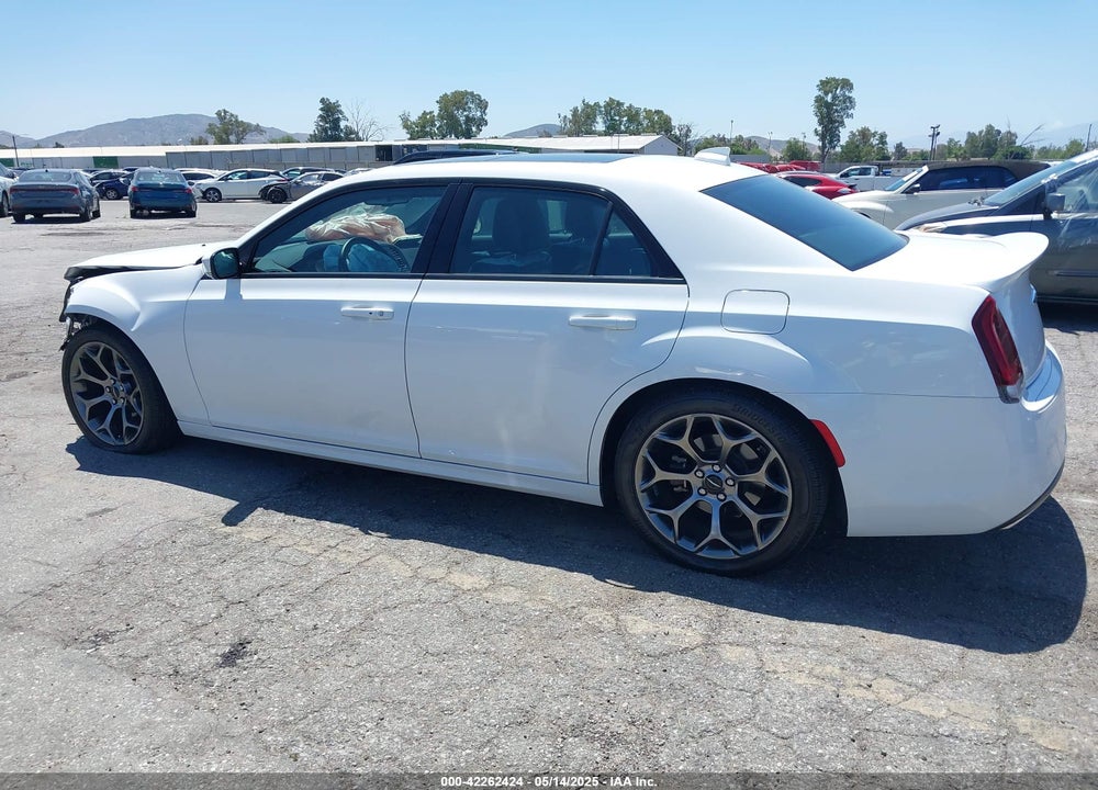 2018 CHRYSLER 300 VIN: 2C3CCABTXJH144349