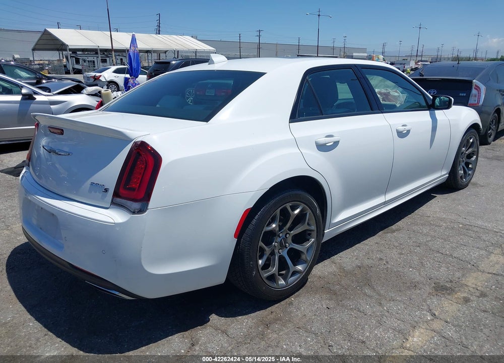 2018 CHRYSLER 300 VIN: 2C3CCABTXJH144349