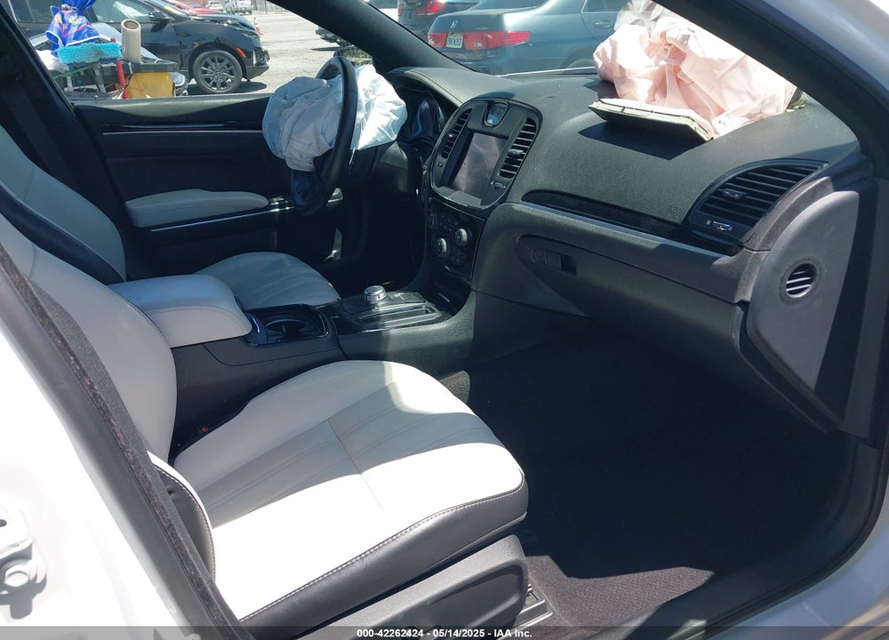 2018 CHRYSLER 300 VIN: 2C3CCABTXJH144349