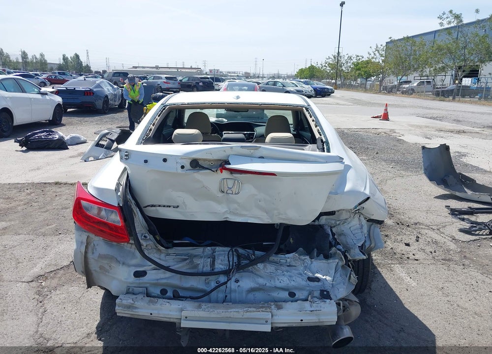 2015 HONDA ACCORD VIN: 1HGCT1B80FA008357