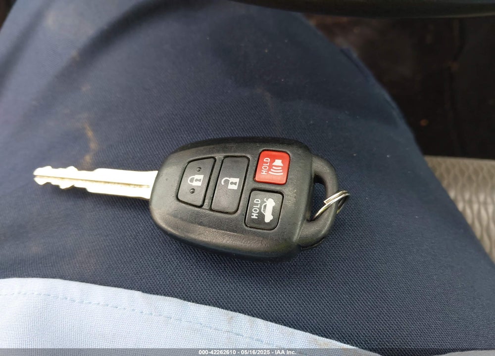 2015 TOYOTA COROLLA VIN: 2T1BURHE2FC305578