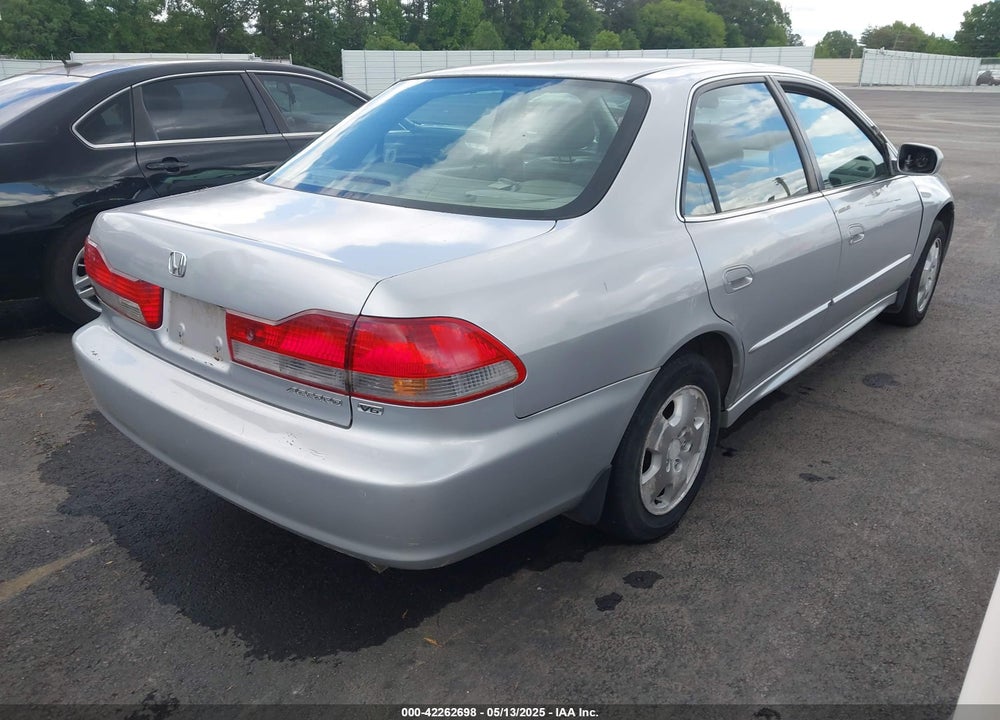 2002 HONDA ACCORD 3.0 EX VIN: 1HGCG165X2A077751