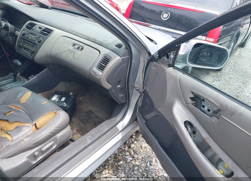 2002 HONDA ACCORD 3.0 EX VIN: 1HGCG165X2A077751