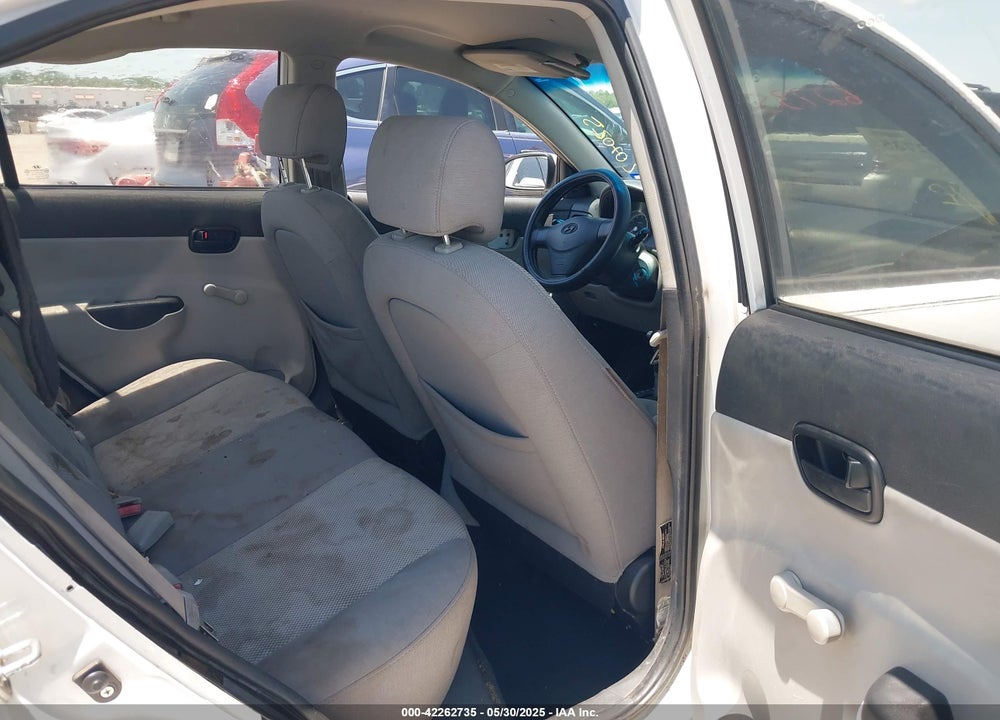 2008 HYUNDAI ACCENT VIN: KMHCN46C98U207025