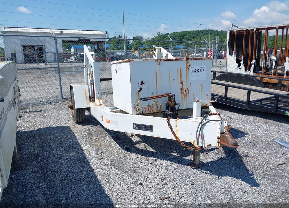2002 KIEFER BUILT INC --- VIN: 1DVDC12182A008590