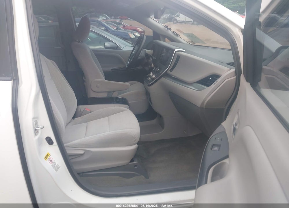 2017 TOYOTA SIENNA VIN: 5TDKZ3DC5HS793289