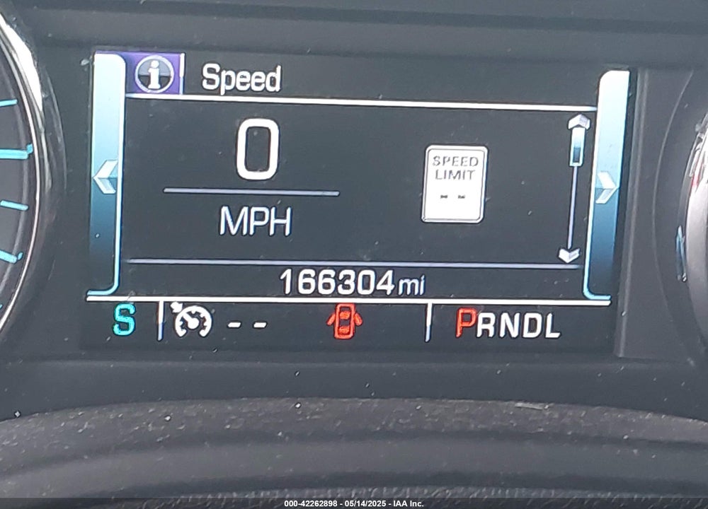 2017 CHEVROLET SUBURBAN VIN: 1GNSCJKCXHR204770