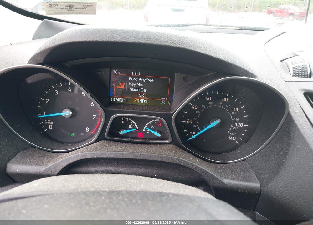 2017 FORD ESCAPE VIN: 1FMCU0J99HUA84382