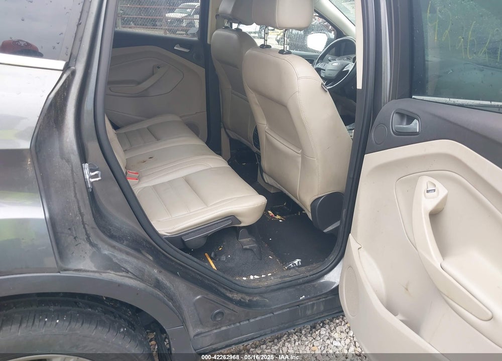 2017 FORD ESCAPE VIN: 1FMCU0J99HUA84382
